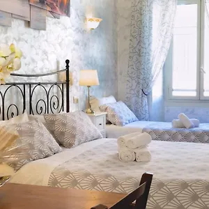 Pensión Rossana House