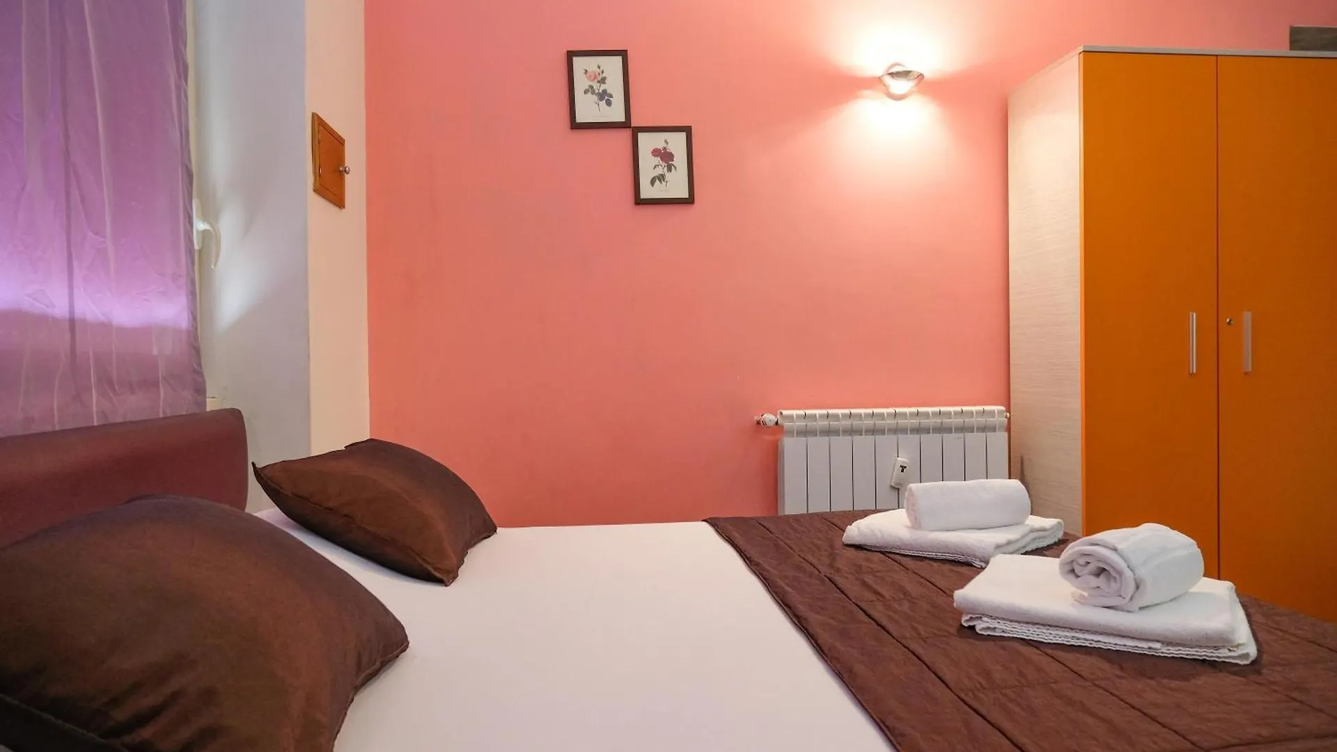 ** Bed & Breakfast Aida Charming Rooms Rome Italy