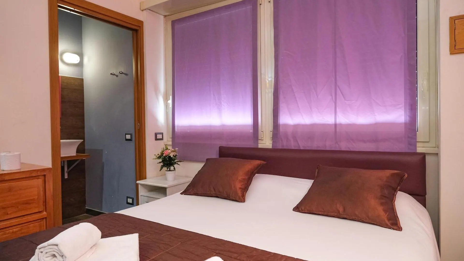 ** Bed & Breakfast Aida Charming Rooms Rome Italy