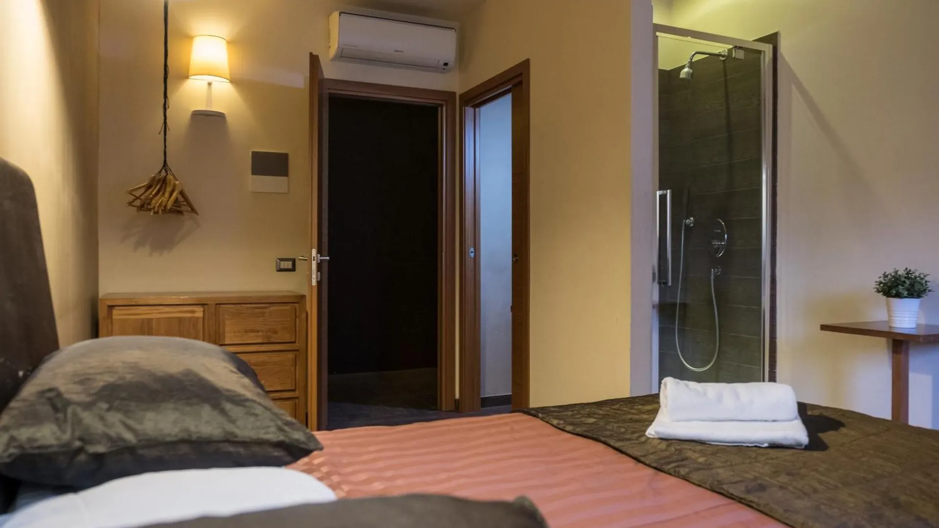 Aida Charming Rooms Rome 2*,  Italy